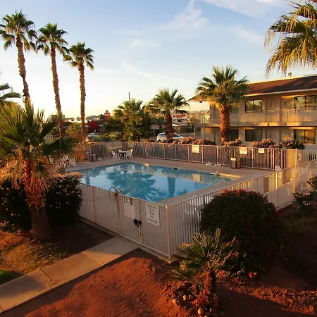Econo Lodge Inn & Suites Yuma-2
