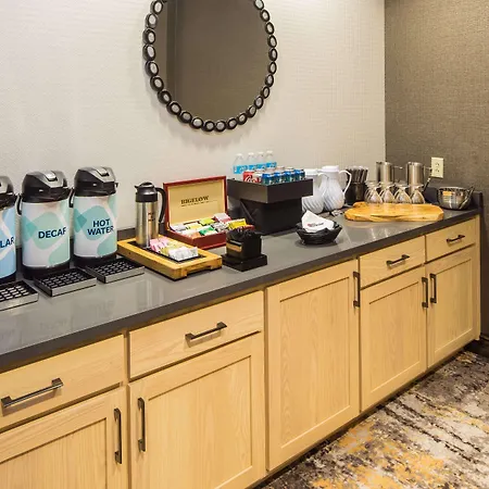 Hilton Garden Inn Pittsburgh Airport-2