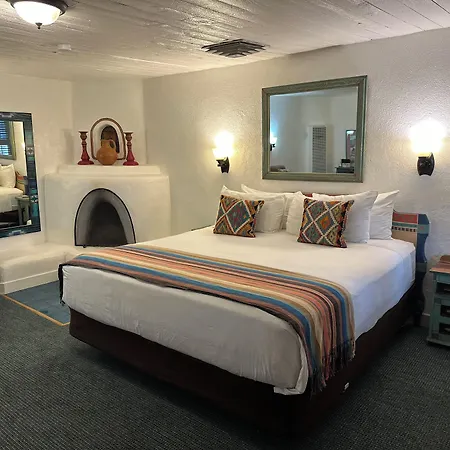 The Historic Taos Inn-2