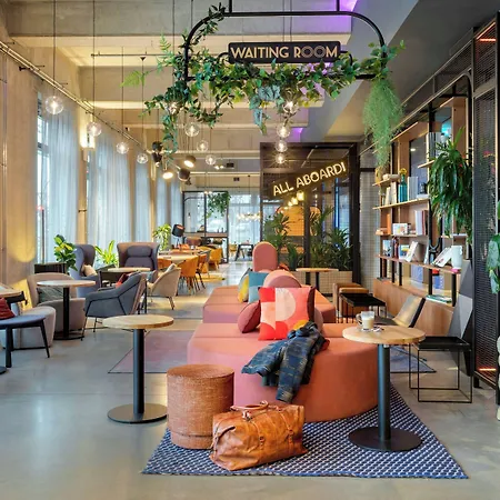 Moxy Berlin Ostbahnhof-3