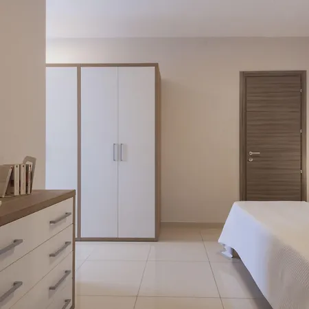 Blubay Apartments By St Hotels-3