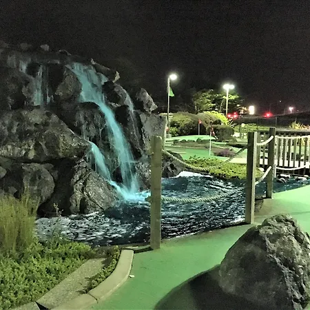 Emerald Dolphin Inn & Mini Golf-2