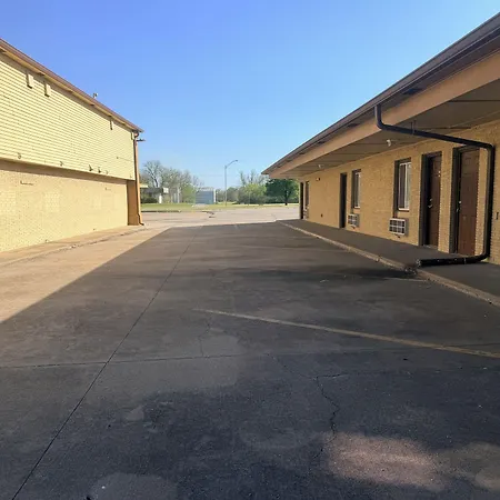 Regal Inn Coffeyville Ks Us 169-2