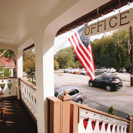 Riverbend Motel & Cabins-3