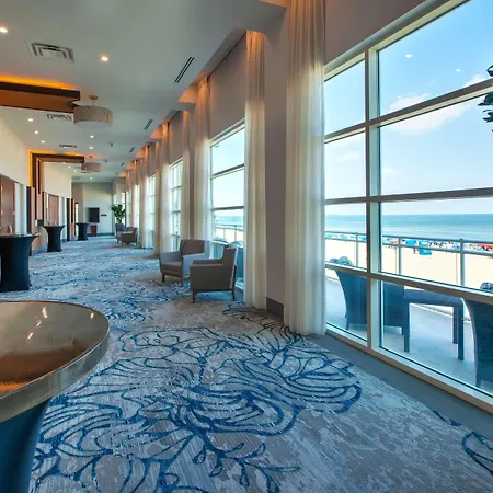 Hilton Garden Inn Virginia Beach Oceanfront-3