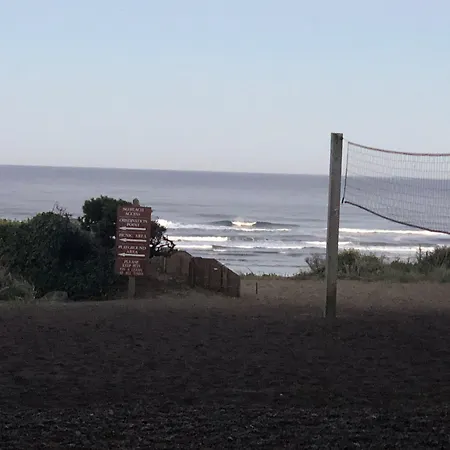 Hallmark Resort - Newport-3