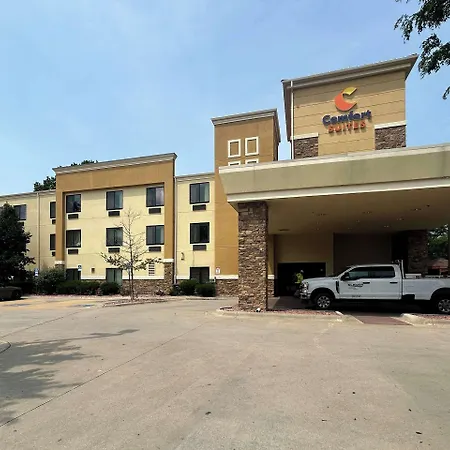 Comfort Suites Topeka Northwest-3
