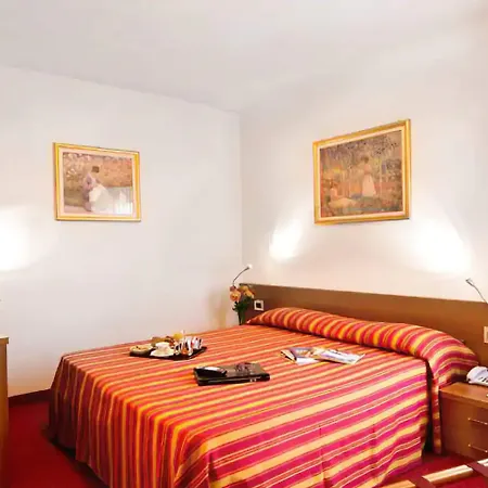 Hotel Sassella-2