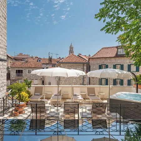 Marmont Heritage Hotel (Adults Only)-3