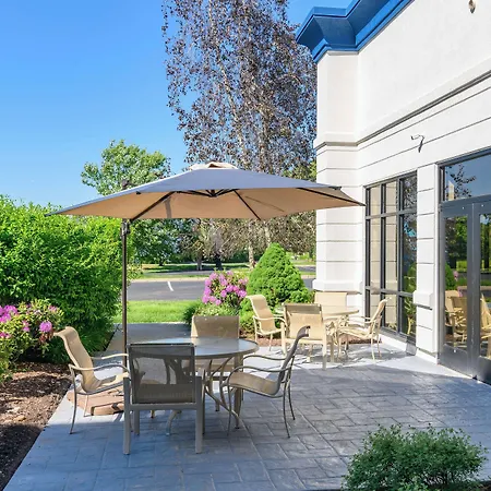 Hampton Inn & Suites Hartford-Manchester-2