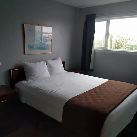 Ocean Shores Inn & Suites-3