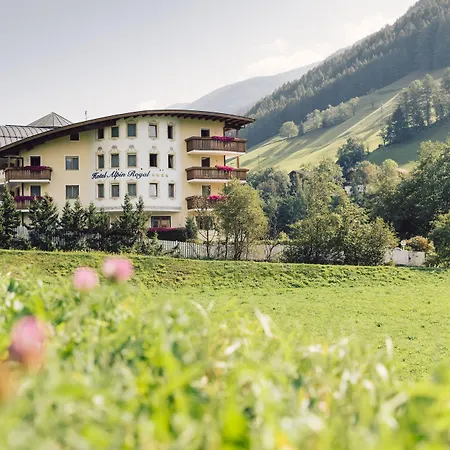 Wellness Refugium & Resort Hotel Alpin Royal - Small Luxury Hotels Of The World-3