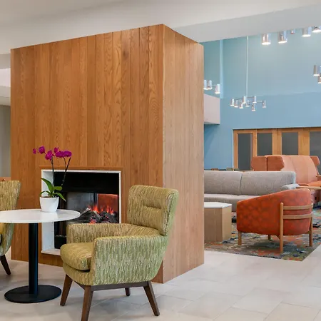 Hampton Inn & Suites Rockland-2
