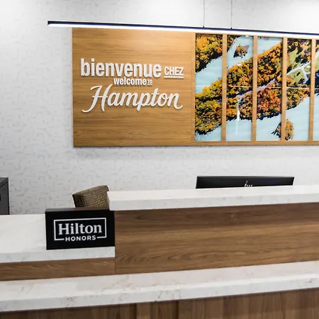 Hampton Inn & Suites Laval-2