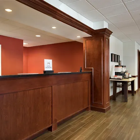 Hampton Inn & Suites Middletown-2