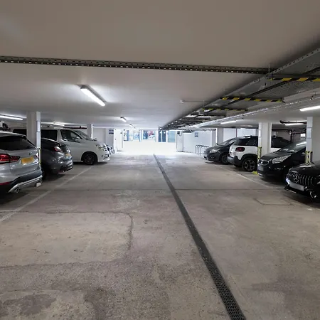 Holiday Inn Express Swindon City Centre By Ihg-3