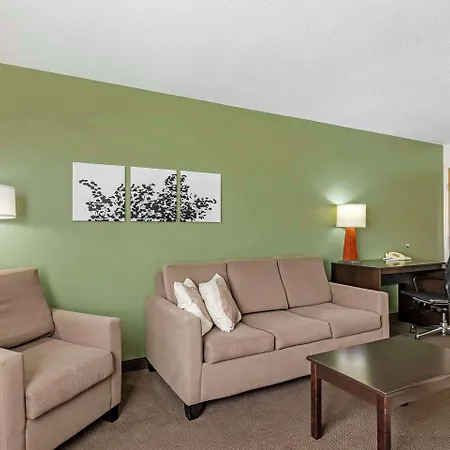 Sleep Inn & Suites Charles City-3