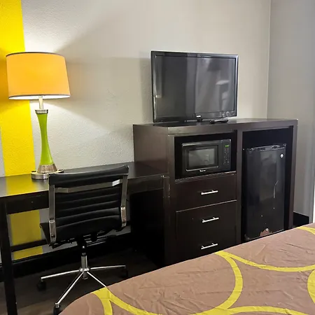 Super 8 By Wyndham Tupelo Airport-2