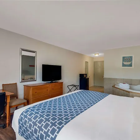 Surestay Plus Hotel By Best Western Berkeley Springs-3