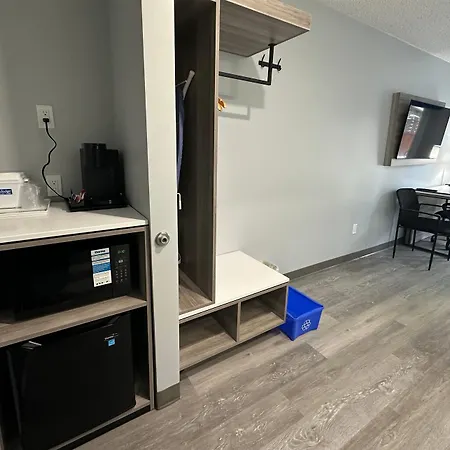 Travelodge By Wyndham Bracebridge-2