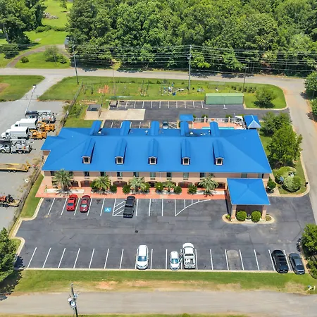 Gray Inn & Suites-2