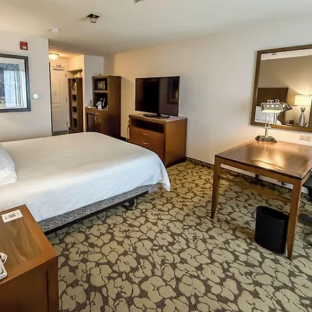 Hilton Garden Inn Gilroy-3