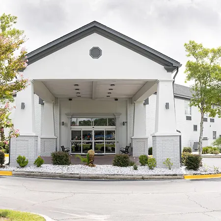 Wingate By Wyndham Savannah I-95 North-3