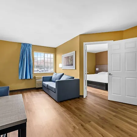 Mainstay Suites Charlotte - Executive Park-3