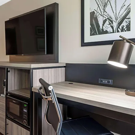 Best Western Plus Greenwood Indy South Inn-2