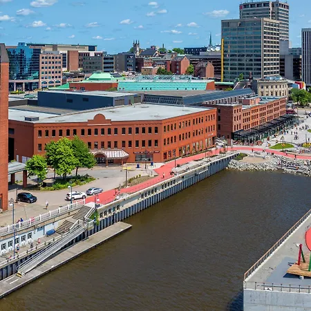 Saint John Harbourfront Hotel-2