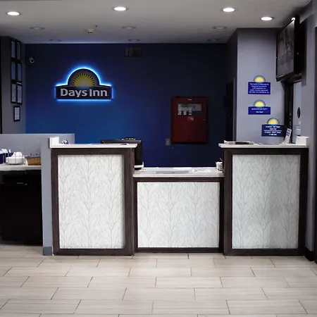 Days Inn By Wyndham Montgomery-3