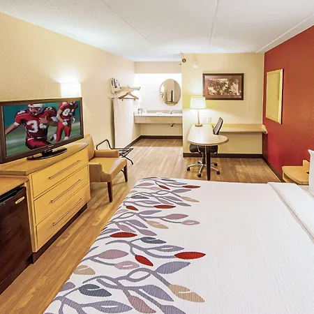 Red Roof Inn Utica-2