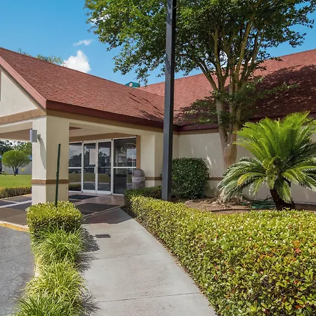 Red Roof Inn & Suites Brunswick I-95-2
