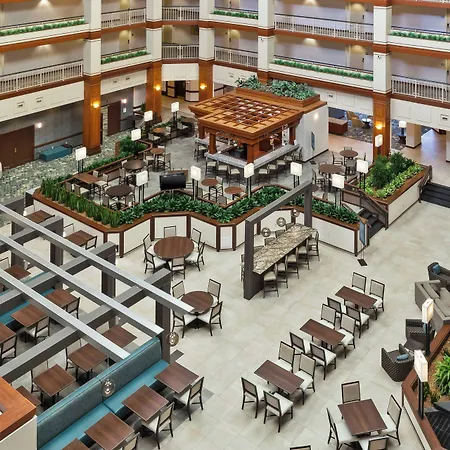 Hotel Auburn Hills-3
