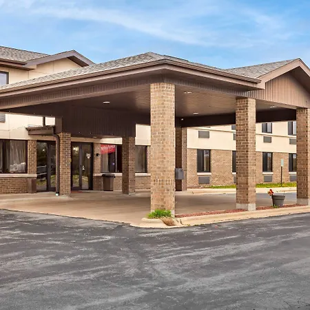 Econo Lodge Inn & Suites Oconto-2