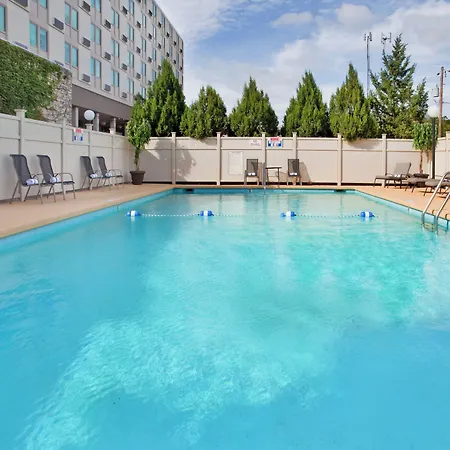 Holiday Inn At The Campus By Ihg-3