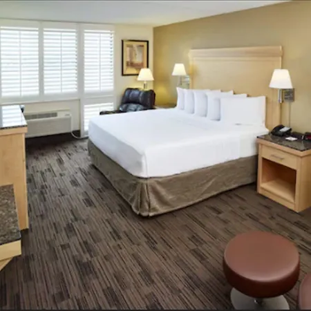 Livinn Hotel St Paul East / Maplewood-3