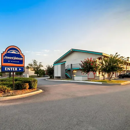 Howard Johnson By Wyndham Columbus Fort Benning-3