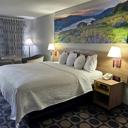 Days Inn By Wyndham Byron-2
