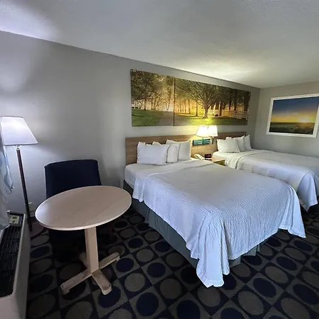 Days Inn By Wyndham Byron-3