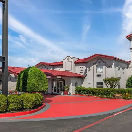 Red Roof Inn North Dallas - Park Central-2
