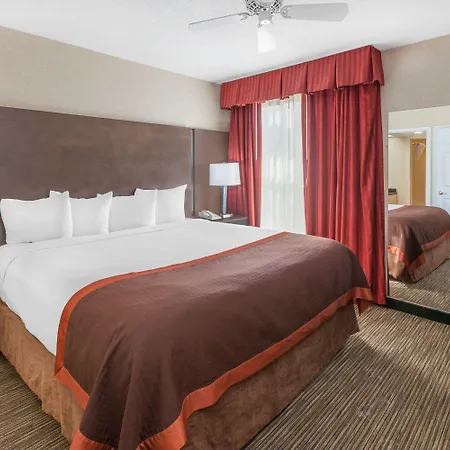 Birch Hill Suites Detroit-Warren-3
