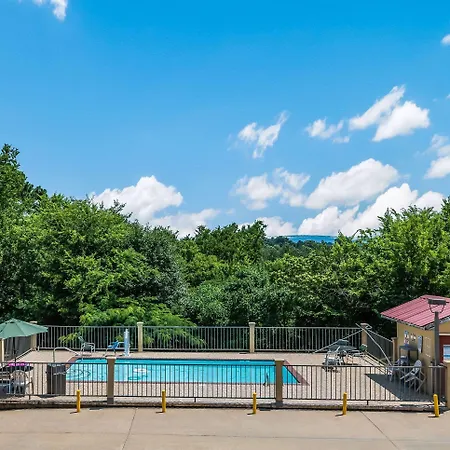 Quality Inn & Suites Hot Springs-Lake Hamilton-2