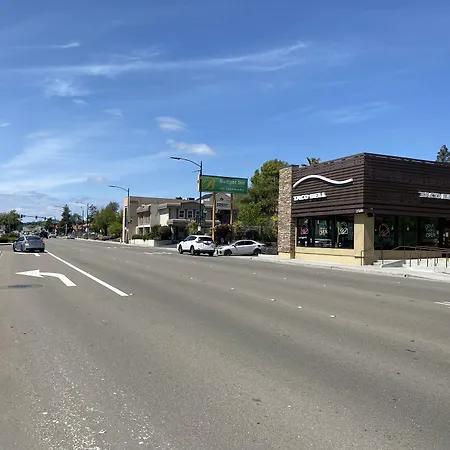 Budget Inn Of Hayward-3