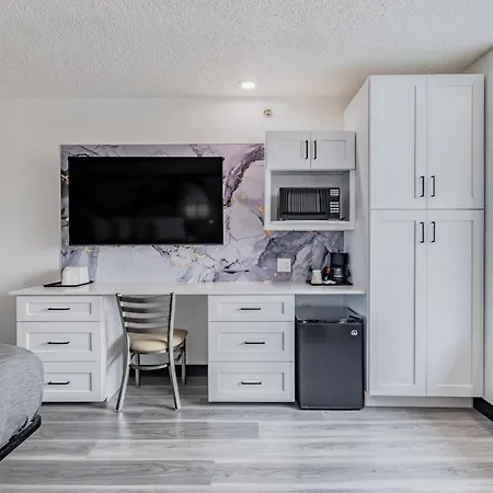 Western Skies Inn & Suites-2