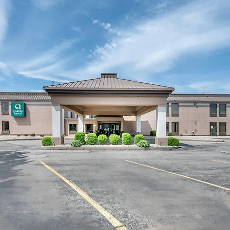 Quality Inn & Suites Near Amish Country-3