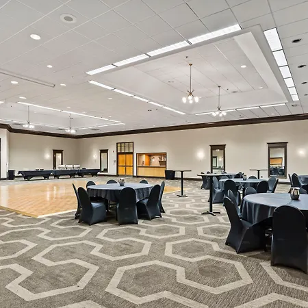 Royle Hotel Milwaukee Airport-2