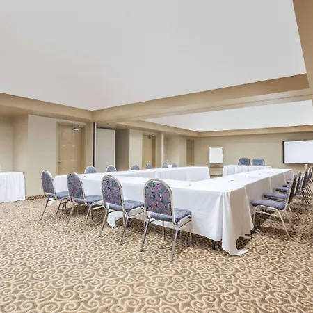 Super 8 By Wyndham Abbotsford Bc-2