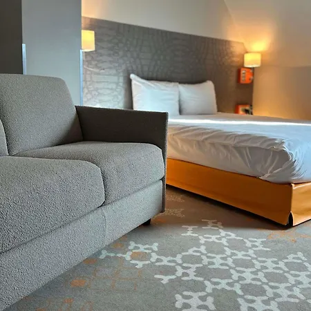 ibis Styles Tours Centre-2
