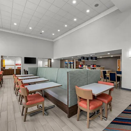 Hampton Inn & Suites Charlotte-Airport-2